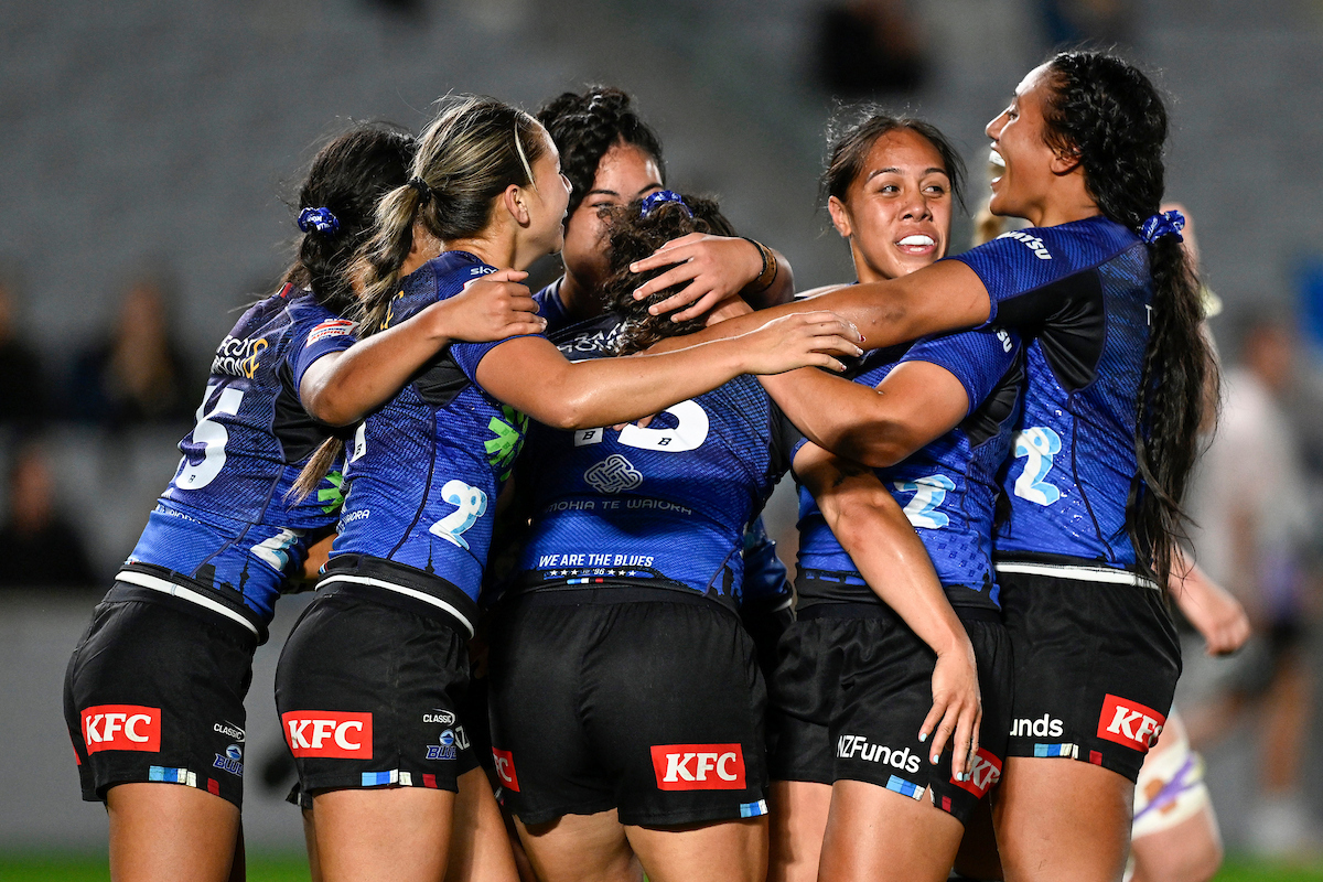 250412blueswmnmatatu 063